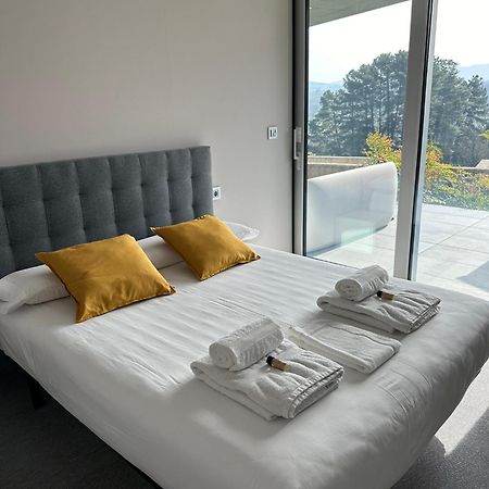 Tres Prismas Exclusive Villa Саррия Екстериор снимка