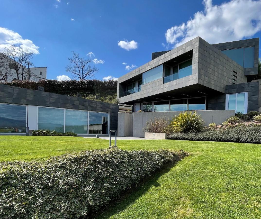 Tres Prismas Exclusive Villa Саррия Екстериор снимка