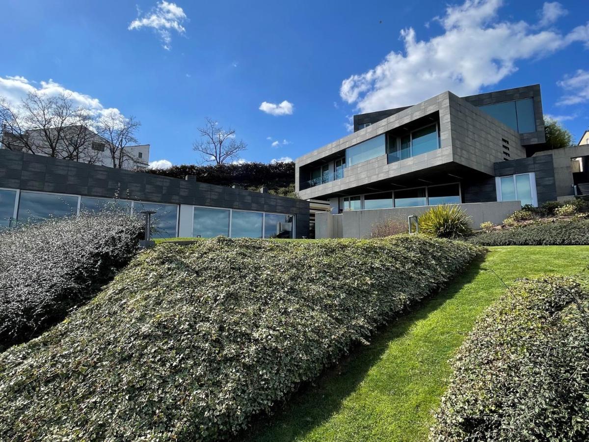 Tres Prismas Exclusive Villa Саррия Екстериор снимка
