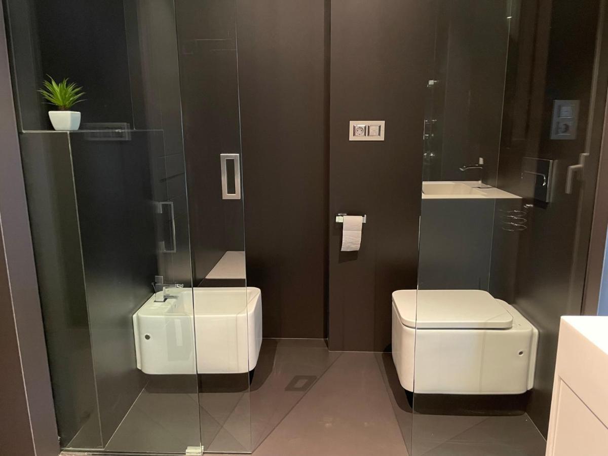 Tres Prismas Exclusive Villa Саррия Екстериор снимка