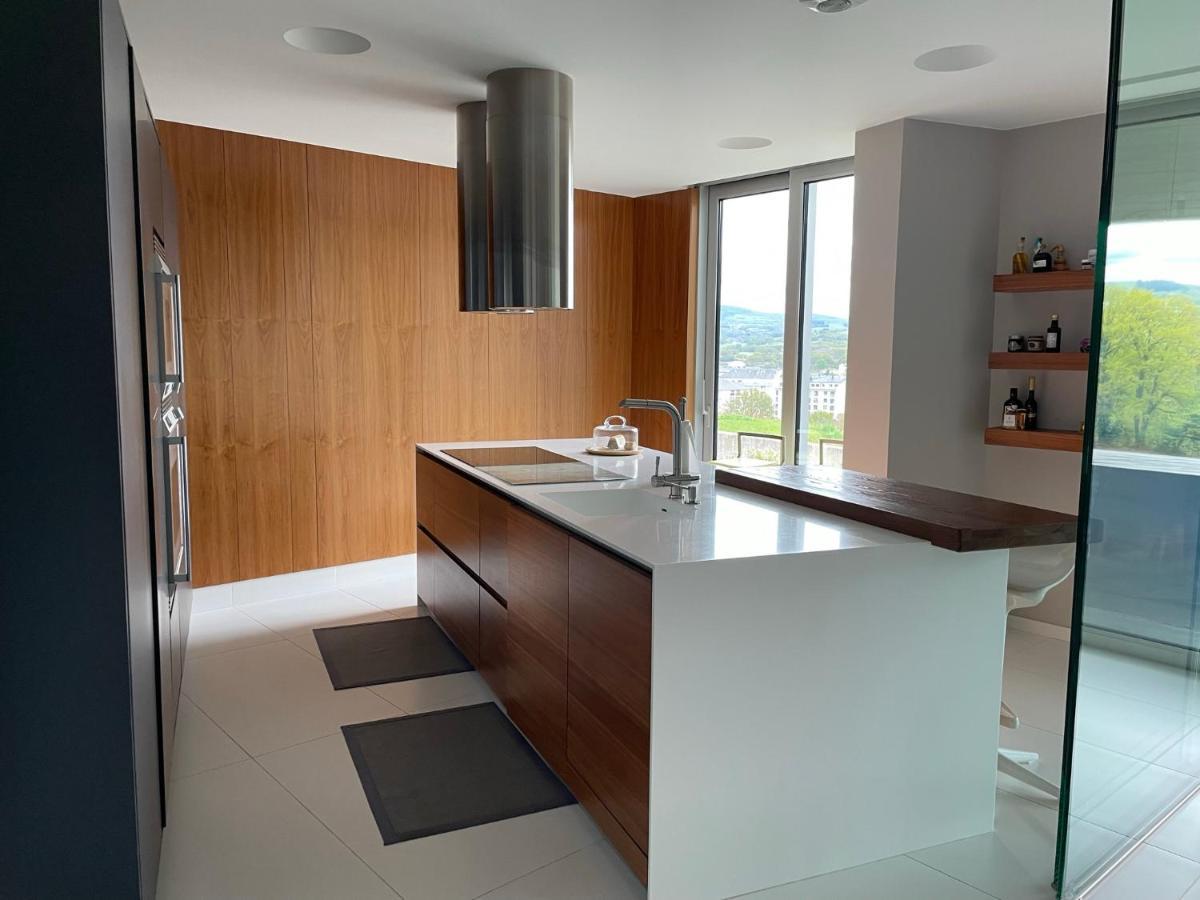 Tres Prismas Exclusive Villa Саррия Екстериор снимка
