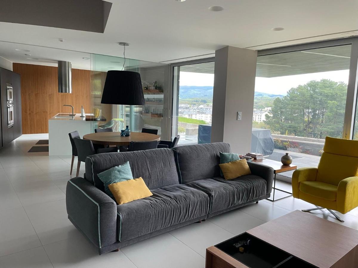 Tres Prismas Exclusive Villa Саррия Екстериор снимка