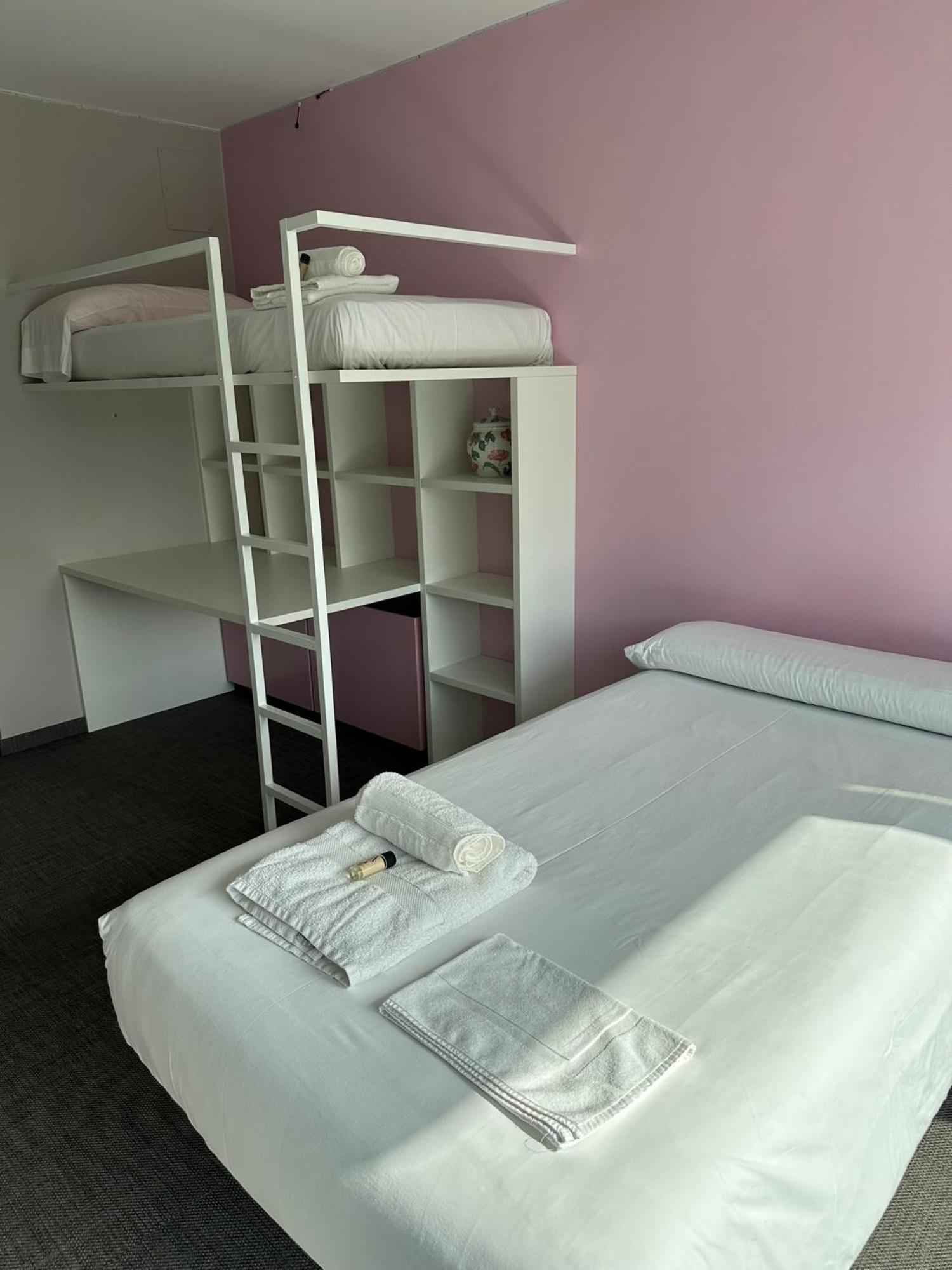 Tres Prismas Exclusive Villa Саррия Екстериор снимка