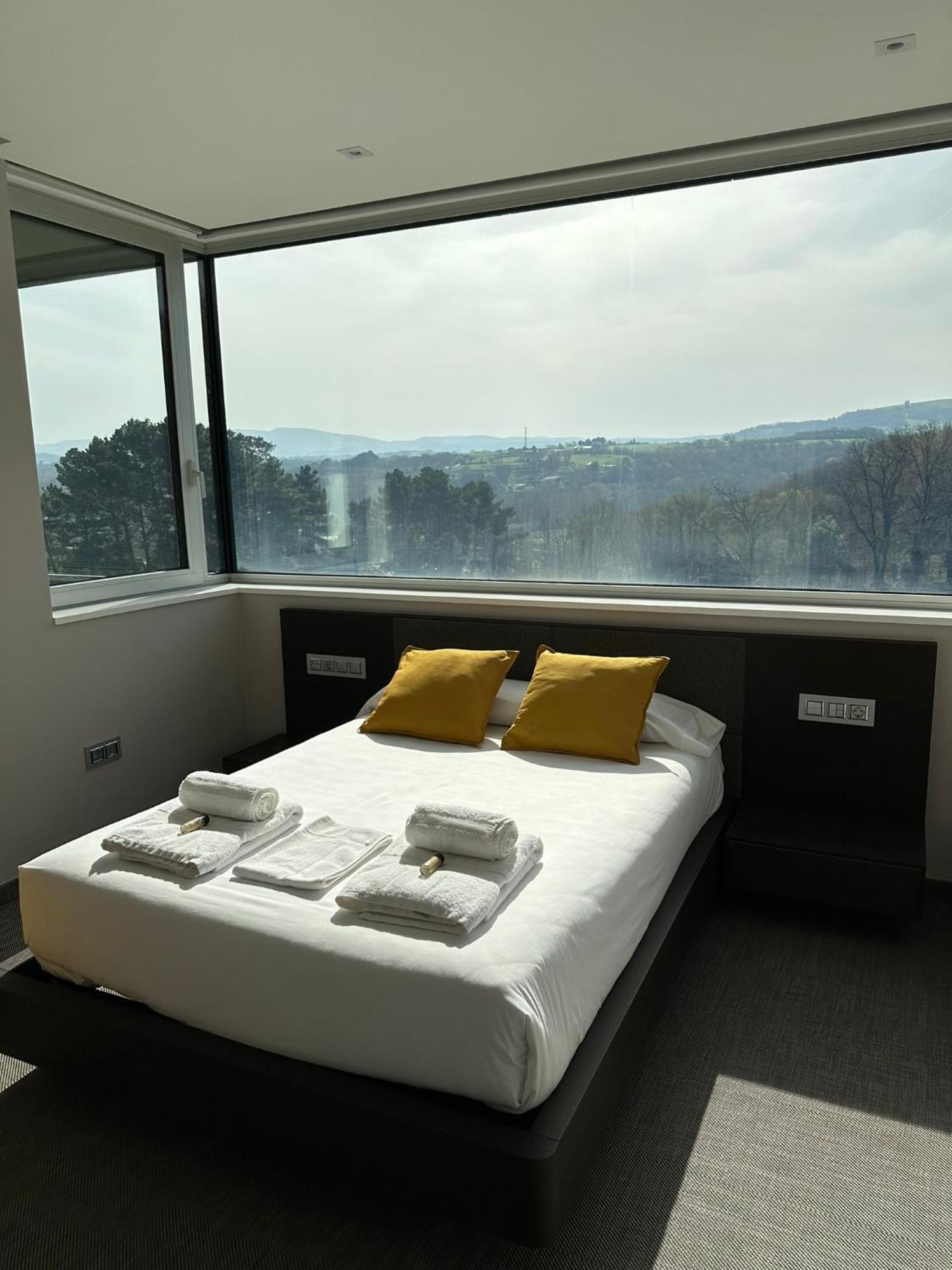 Tres Prismas Exclusive Villa Саррия Екстериор снимка