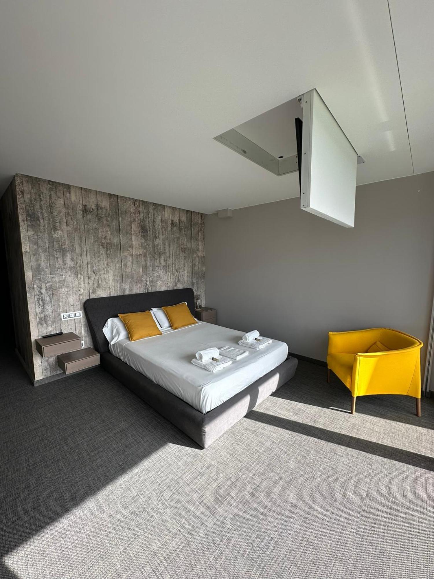 Tres Prismas Exclusive Villa Саррия Екстериор снимка