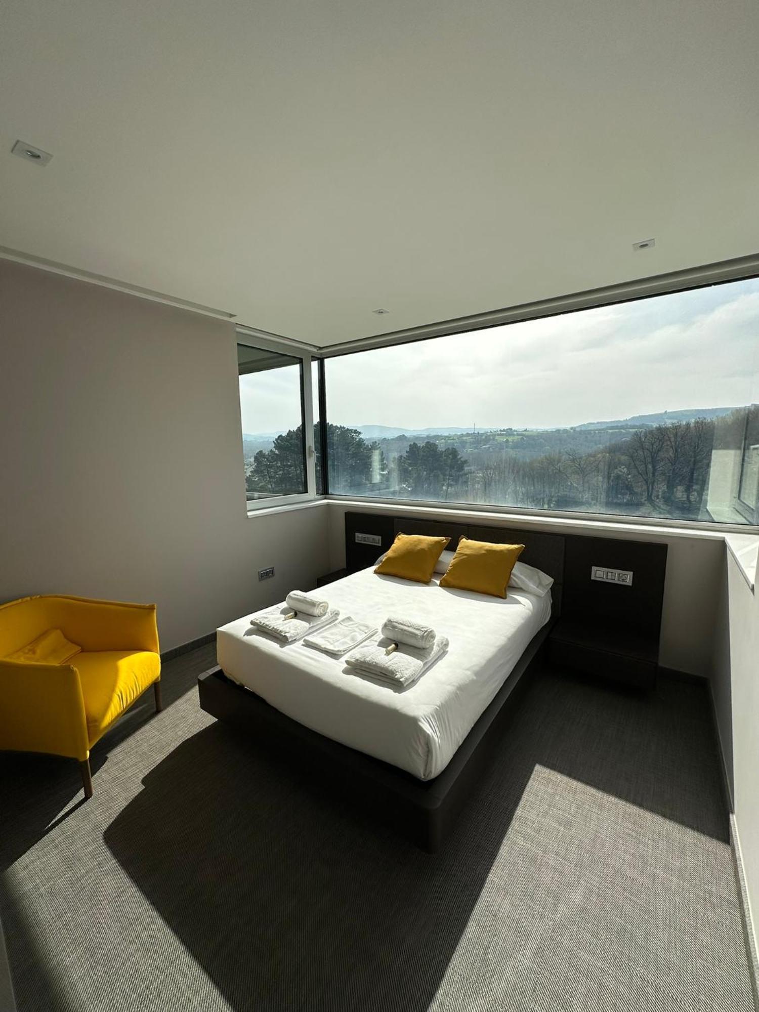 Tres Prismas Exclusive Villa Саррия Екстериор снимка